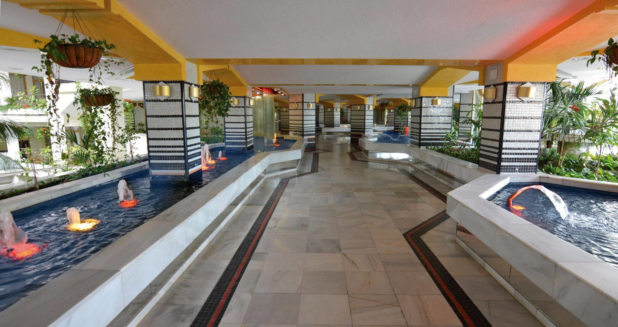 Clc Benal Beach Aparthotel Benalmadena Ngoại thất bức ảnh